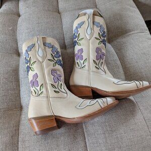 Tecovas Sadie Meadow Boot Sz 7.5 NWT